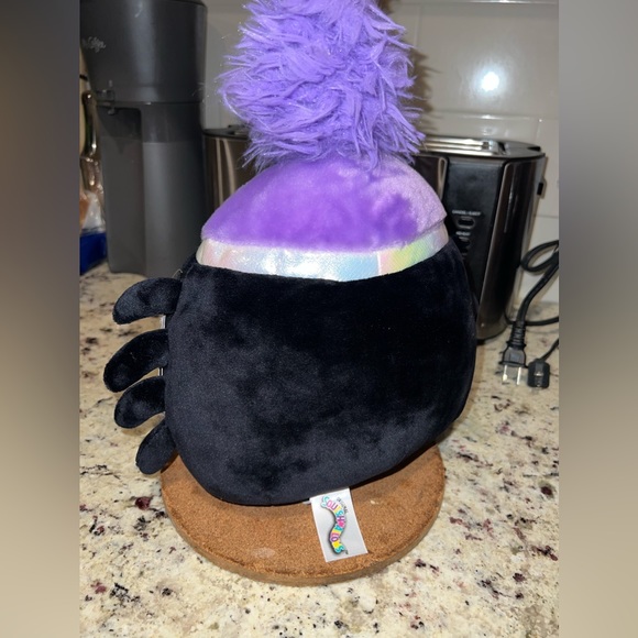 New Bella the Spider Halloween Squishmallows - Picture 5 of 9